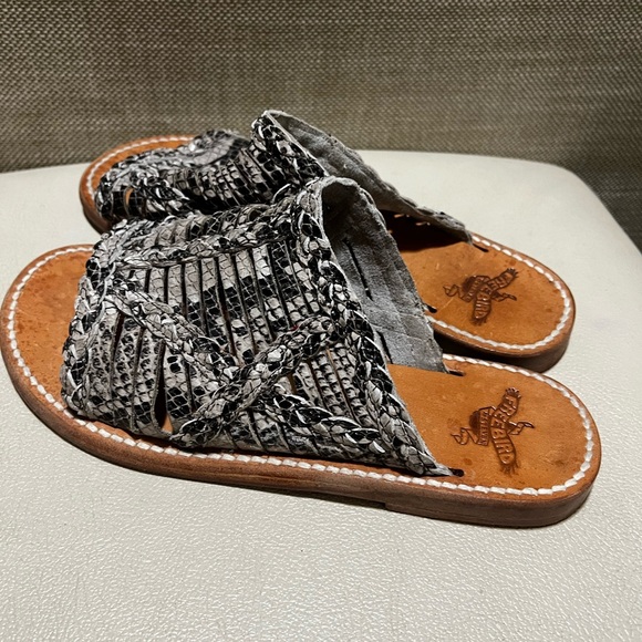 Freebird By Steven Willow Snakeskin Leather Slide Sandals - Picture 2 of 8